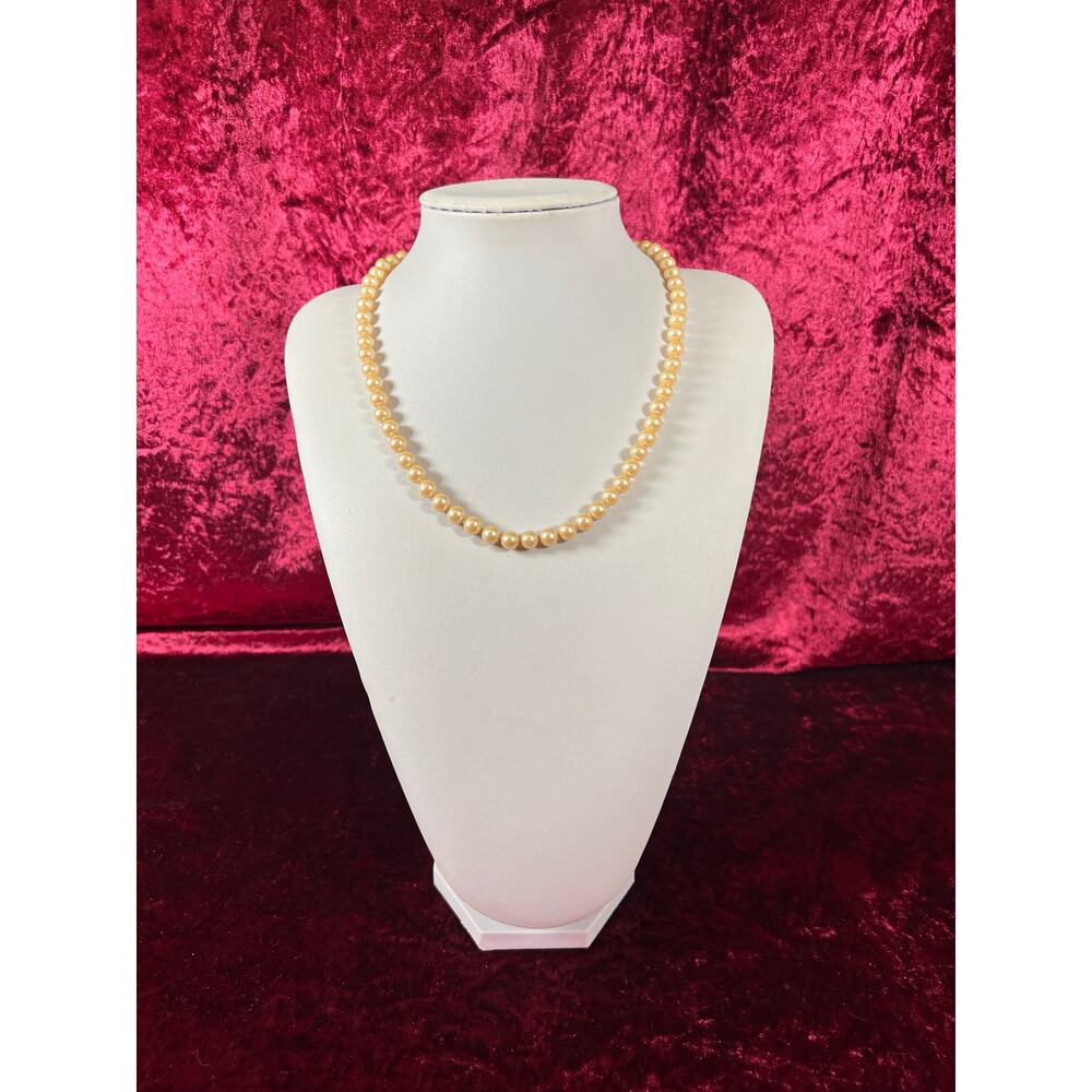Vintage Jewelry - Costume Jewelry - Necklace - Faux Pearls - Cream - 20.75"